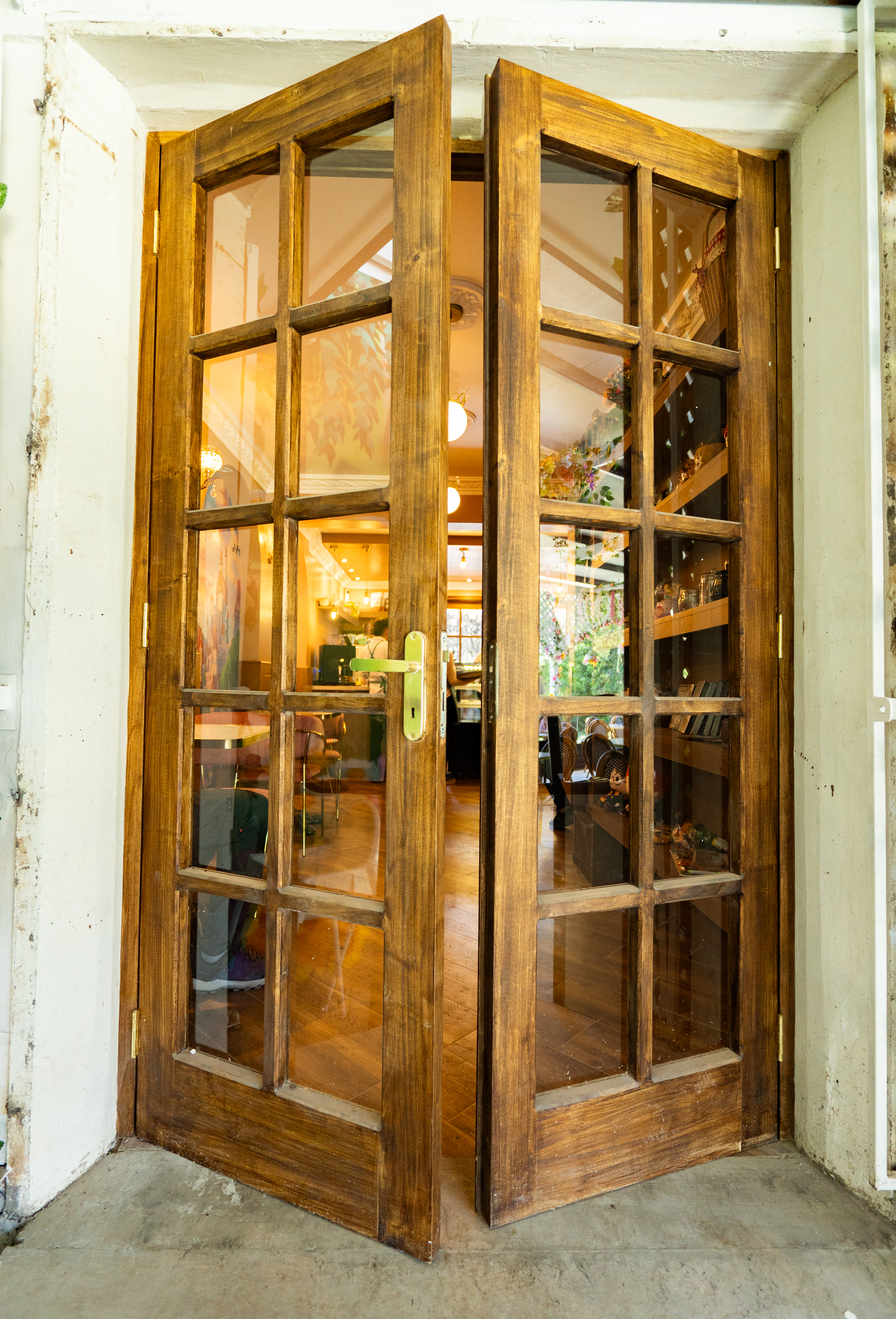 Terminaciones y diseño de espacios exteriores — V Región y Región Metropolitana